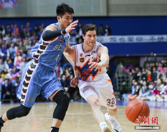 游戏电玩-窗口期体能课后；巴塞罗那刷新队史纪录备战CBA常规赛；更衣室稳定；控场能力受关注的简单介绍