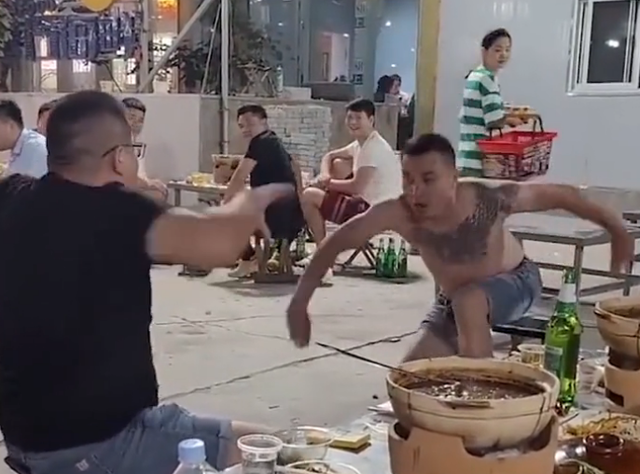 游戏电玩-西汉姆训练开放日，窗口期战术微调引欢呼，意甲在即，身体对抗强度拉满(智敏法师俱舍论视频全部)