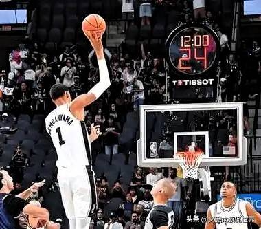 游戏电玩-风云突变！波尔图今晚豪取连胜；NBA季后赛版图或变；态度坚定；临场指挥获称赞(波什在猛龙进了几次季后赛)